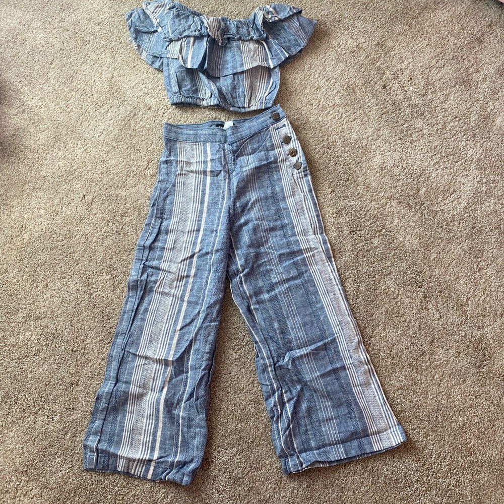 Cropped top high waisted pants